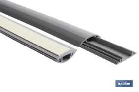 COFAN 51001309 - CANAL ADHESIVO PARA SUELO 8X50 2M
