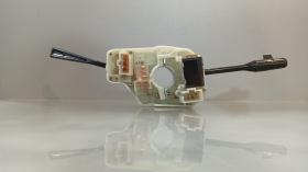 NISSAN -25560-C8166 - INTERRUPTOR COMB